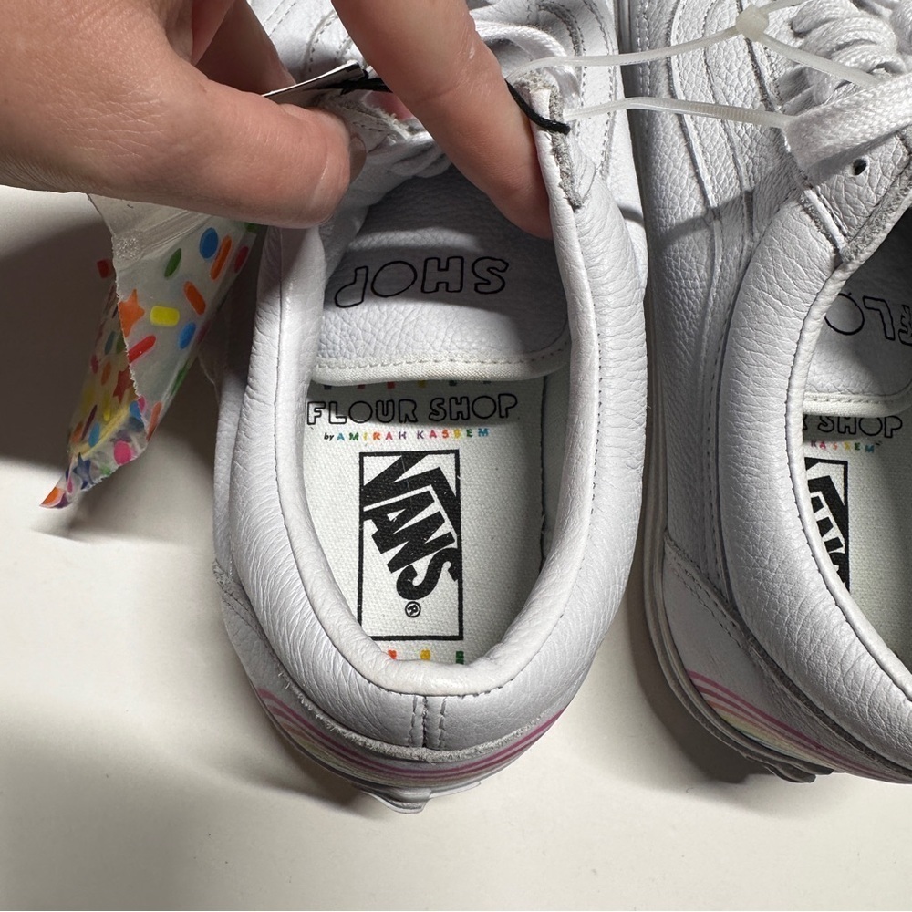 NEW* Vans x Flour Shop Collab Rainbow White Skater Sneakers Old Skool Men’s 10.5 - Picture 9 of 13